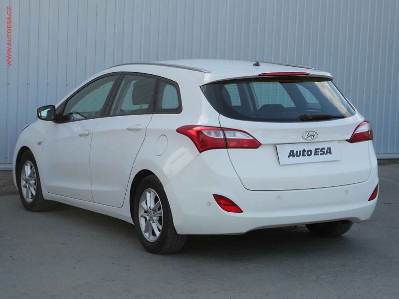 Hyundai i30 (2013) 1.6CVVT, ČR, AC, tempo, park - fotka 6 z 16