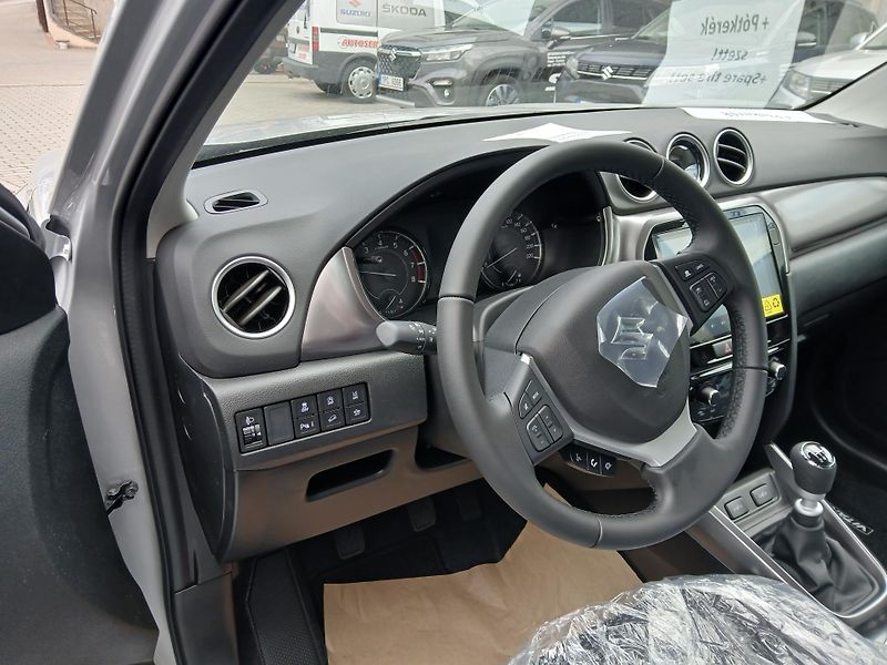 Suzuki Vitara (2026) 1,4 Premium 4x4 hybrid - fotka 6 z 8