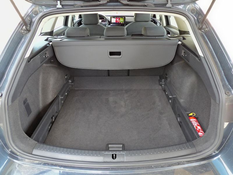 Seat Leon 2.0TDI 110kW DSG Rezervováno - fotka 28 z 34