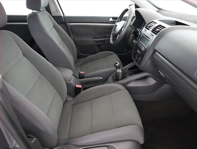 Volkswagen Golf (2005) 1.6, nová STK, jezdí skvěle - fotka 7 z 12