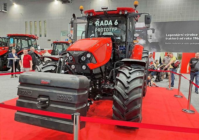 Traktor Zetor Řady 6 je označován za novou vlajkovou loď českého výrobce traktorů.