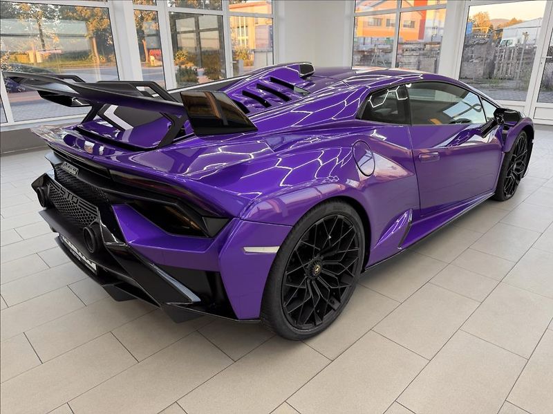 Lamborghini Huracán STO LIFT DPH VIOLA PASIFAE - fotka 6 z 19