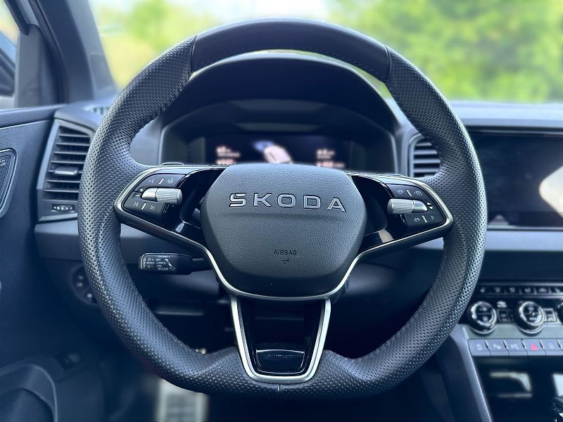 Škoda Karoq (2025) 1.5 TSI DSG Sportline - fotka 19 z 33