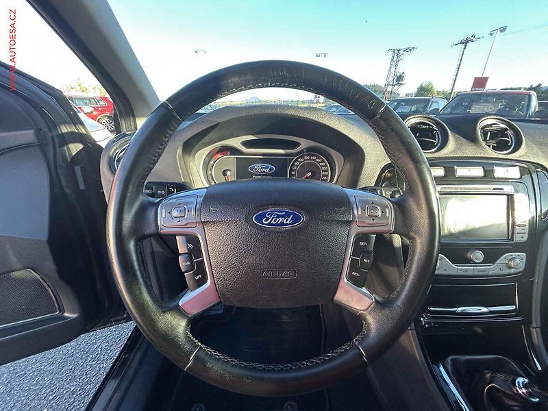 Ford Mondeo (2010) 2.2 TDCi, Titanium, xenon - fotka 12 z 16