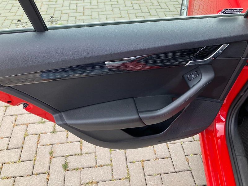 Škoda Octavia (2019) 1.6TDI 85kW STYLE NEHAVAROVANÉ - fotka 14 z 29