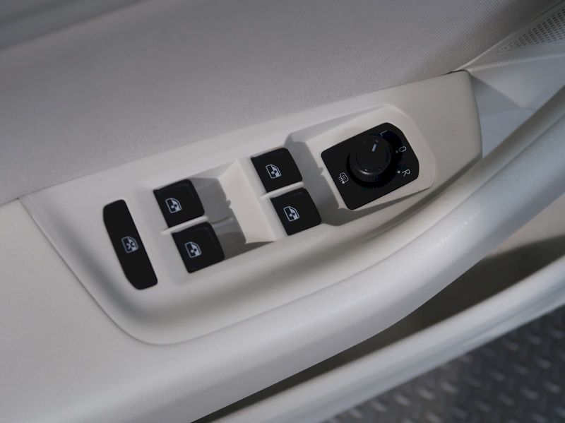 Volkswagen Passat (2016) COMFORTLINE 2.0TDI 110KW TAŽNÉ - fotka 19 z 39
