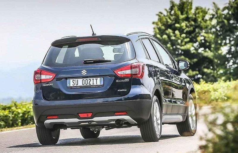 Suzuki S-Cross.