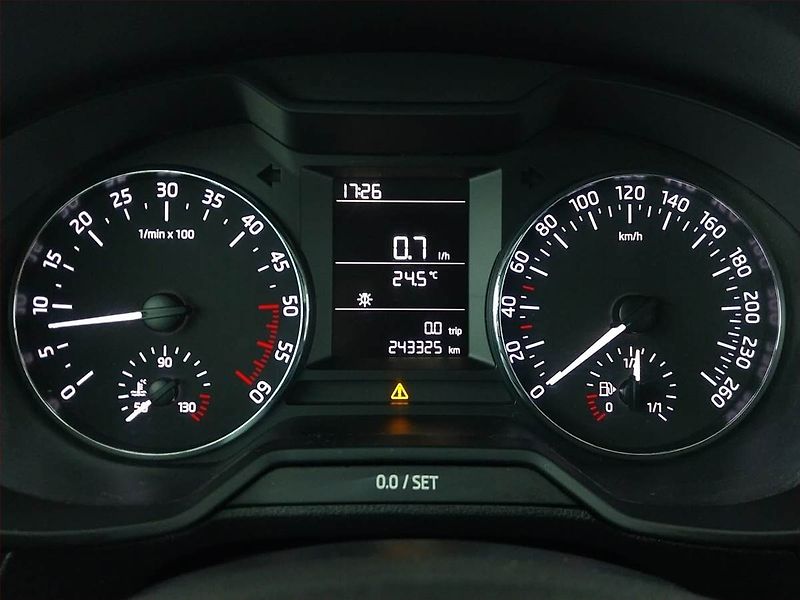 Škoda Octavia (2016) Ambition 1.6 TDI, Tempomat - fotka 11 z 15