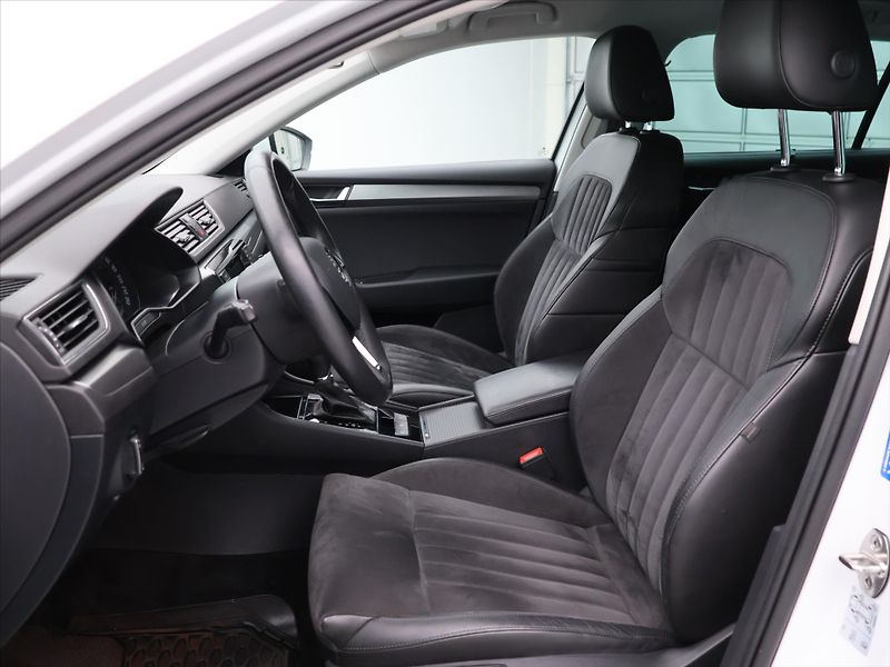 Škoda Superb 2.0 TDI DSG CZ Style Plus Kůže - fotka 11 z 37