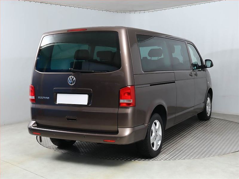 Volkswagen Multivan (2011) Comfortline 2.0 TDI - fotka 5 z 17