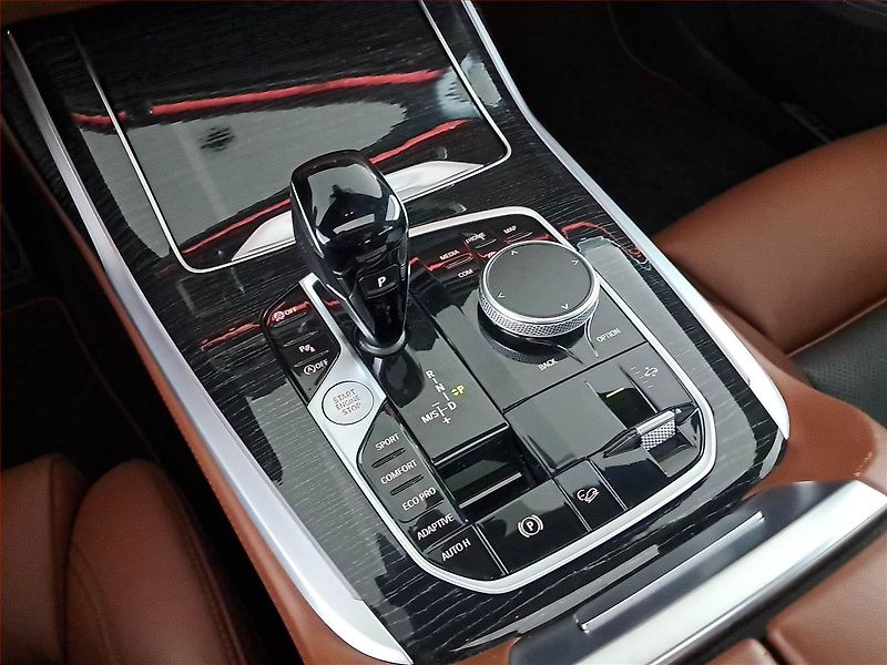 BMW X7 (2022) M50i - fotka 13 z 30
