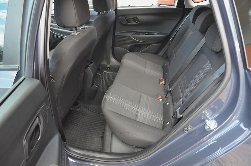 Hyundai i20 (2024) 1.2i 62kW / ČR / 8.000km - fotka 15 z 37