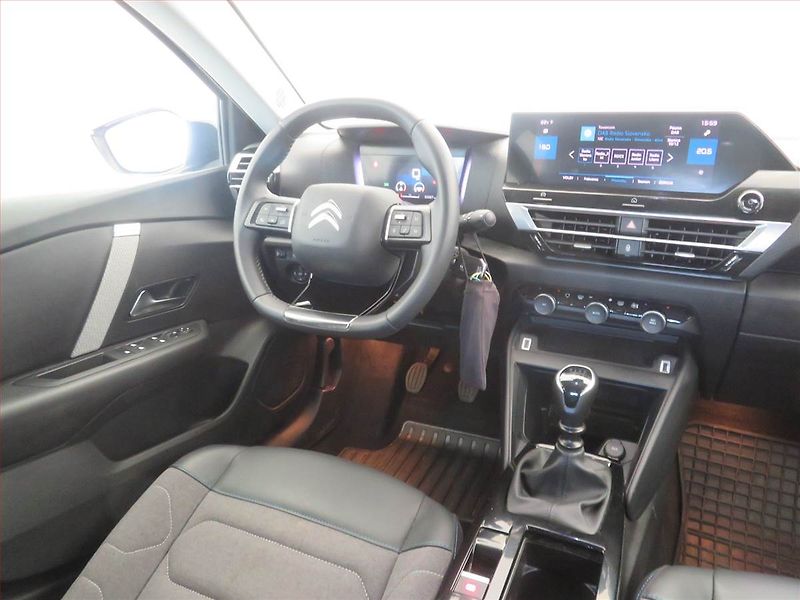Citroën C4 (2022) Feel 1.2 PureTech, Serv.kniha - fotka 7 z 17