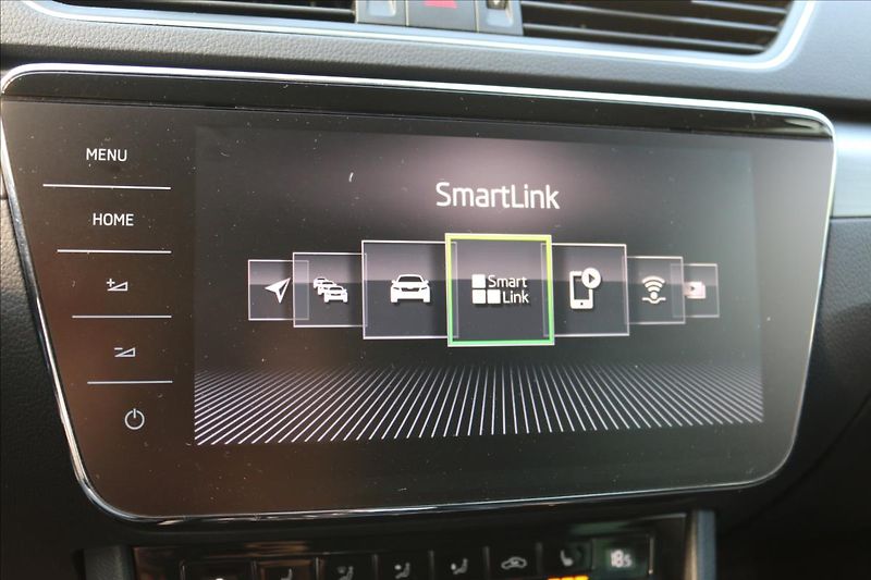 Škoda Superb 2,0 TDi, DSG , 4x4 - fotka 25 z 52