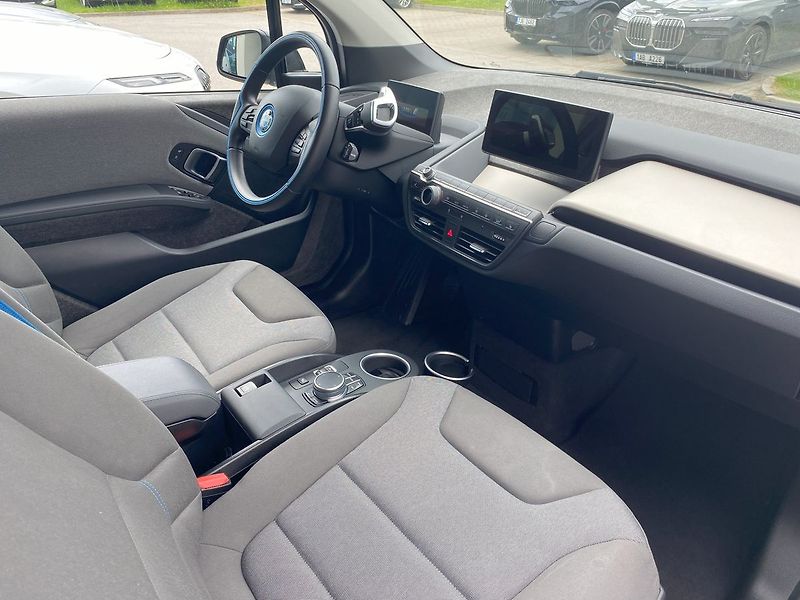 BMW i3 120Ah Comfort Navi Reku - fotka 13 z 24