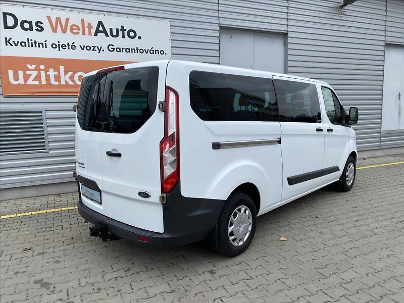 Ford Transit Custom 2,2 TDCi 92kW 9Míst L2 - fotka 2 z 24