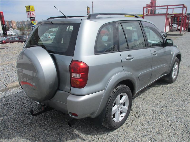 Toyota RAV4 2,0 D4D, 4x4,digiklima,tažné, - fotka 5 z 33