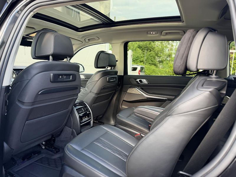 BMW X7 (2019) - fotka 17 z 25