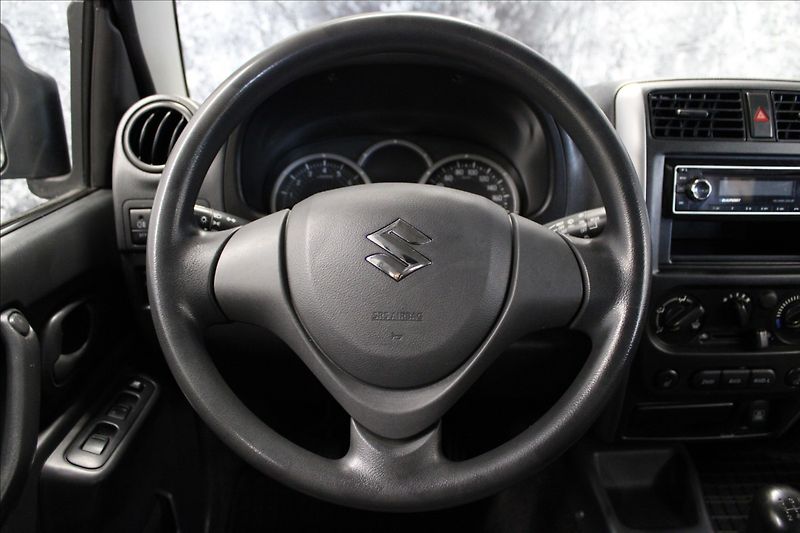 Suzuki Jimny 1,3 i 4x4 tažné, 1.majitel - fotka 17 z 32