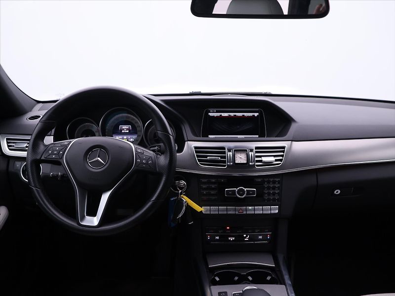 Mercedes-Benz Třídy E 3,0 350 BlueTEC 185kW Avantgar - fotka 29 z 36