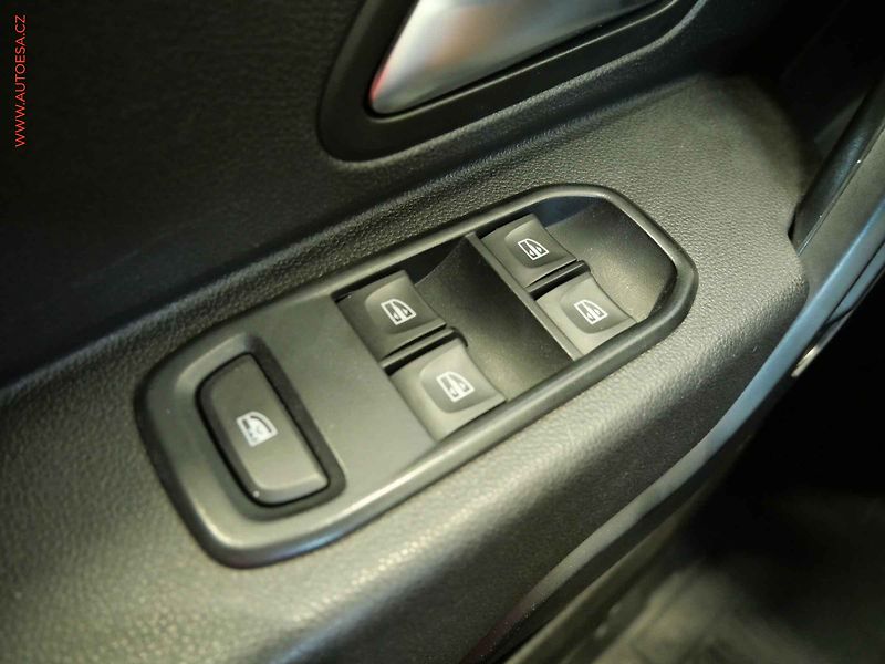 Dacia Duster (2021) 1.0 TCe, 2.maj,ČR, TZ, tempo - fotka 14 z 21