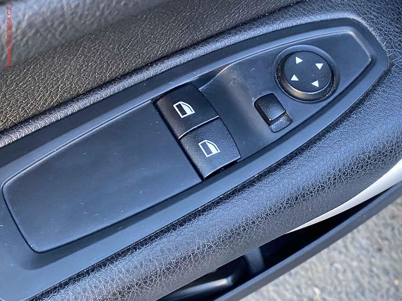 BMW Řada 2 (2014) 2.0i 220i, AT, kůže - fotka 11 z 18