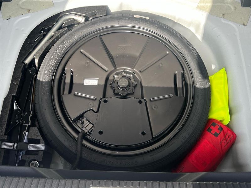 Volkswagen T-Roc 1,5 eTSi110kW 7DSG R-line - fotka 29 z 33