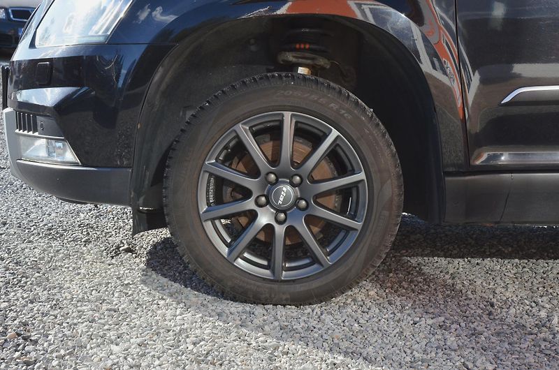 Škoda Yeti (2014) 1.4 TSi Adventure XENON /TAŽNÉ - fotka 8 z 34