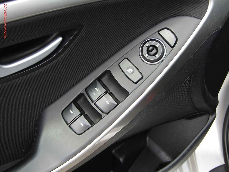 Hyundai i30 (2013) 1.6CRDi, ČR, Klima - fotka 11 z 18
