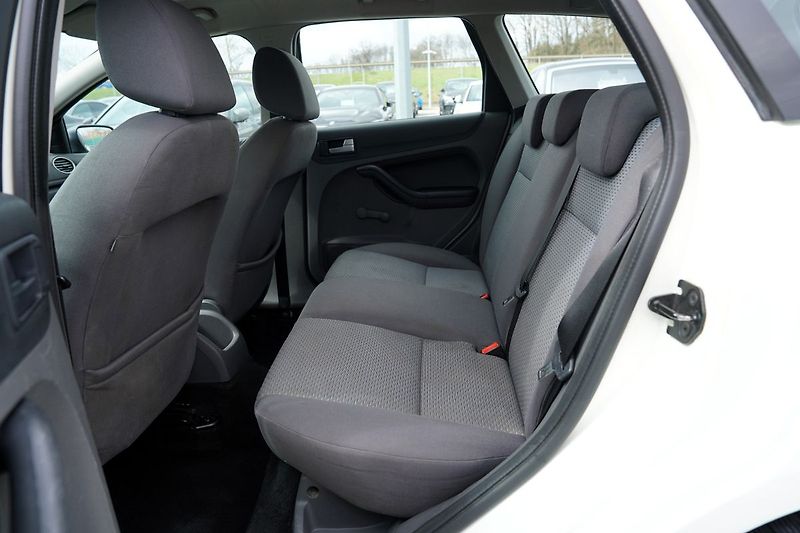 Ford Focus 1.8 TDCI/klima/stereo/nová STK - fotka 28 z 35