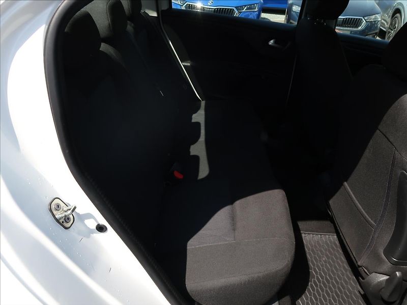 Citroën C-Elysée 1,6 BHDi,73kW,1majČR,Serv.kn. - fotka 17 z 24