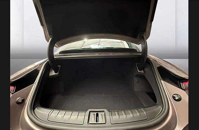 Porsche Taycan 93 kWh Panorama - fotka 11 z 25