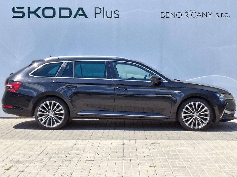 Škoda Superb (2024) Combi L&K DSG 4x4 2,0TSi 206kW - fotka 13 z 35