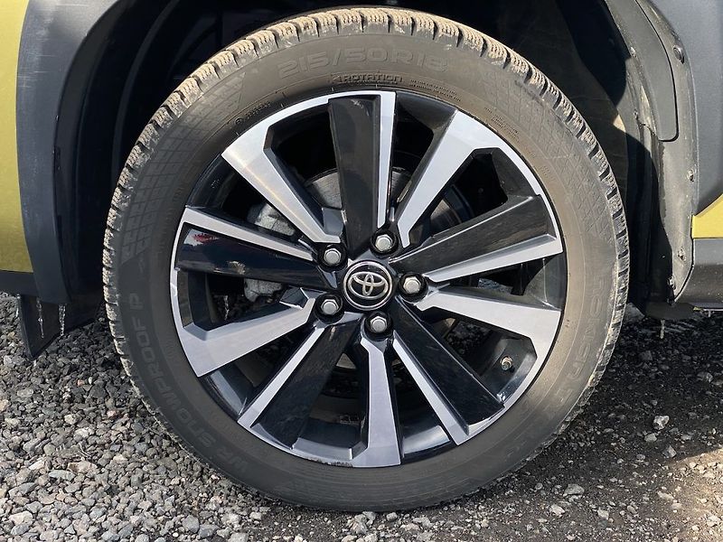 Toyota Yaris Cross 1.5HSD, ČR-1m, Executive, 4x4 - fotka 10 z 34
