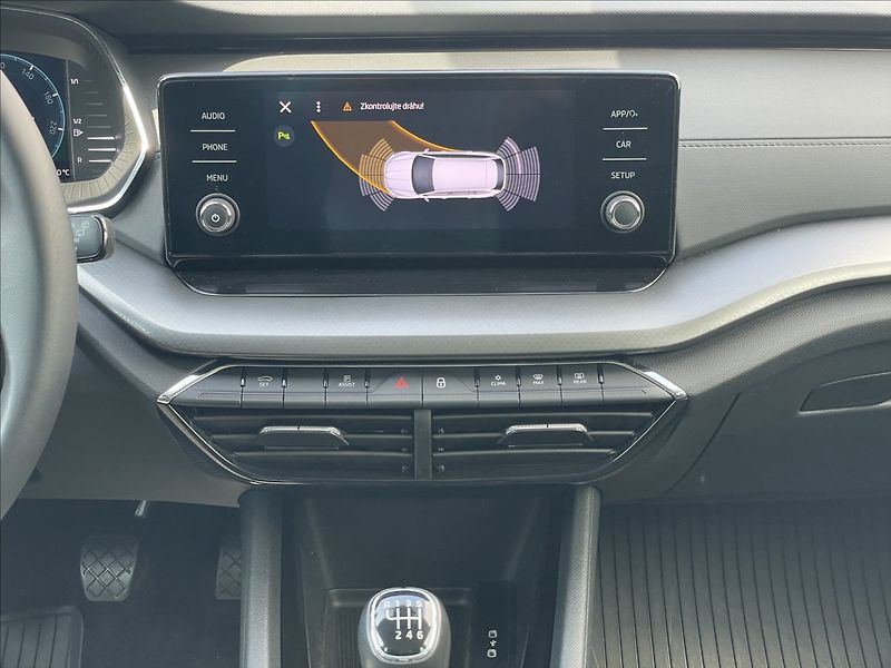 Škoda Octavia 2,0 TDI Combi Ambition Plus - fotka 12 z 24