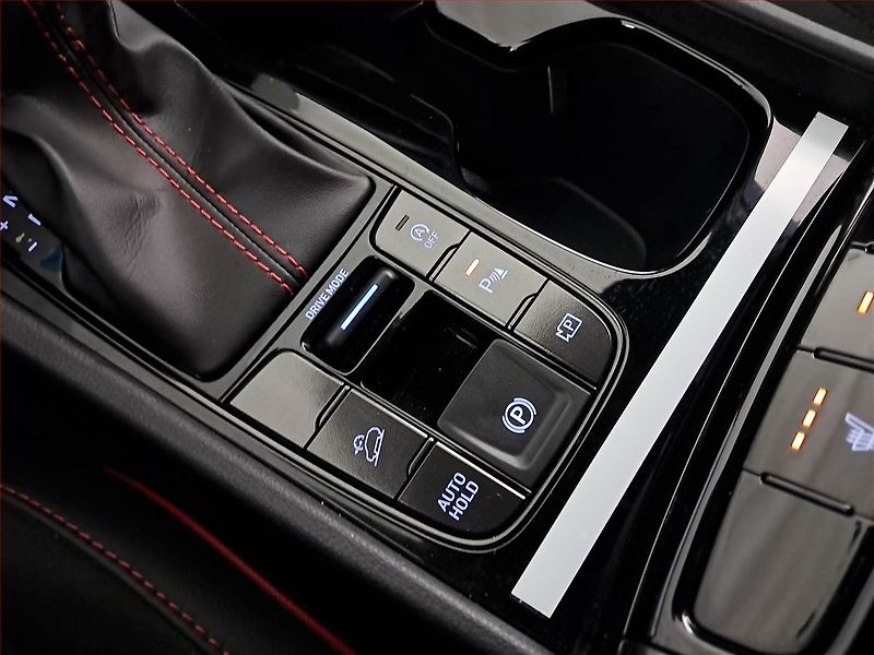 Volvo XC90 (2016) T8 Twin Engine AWD - fotka 17 z 23