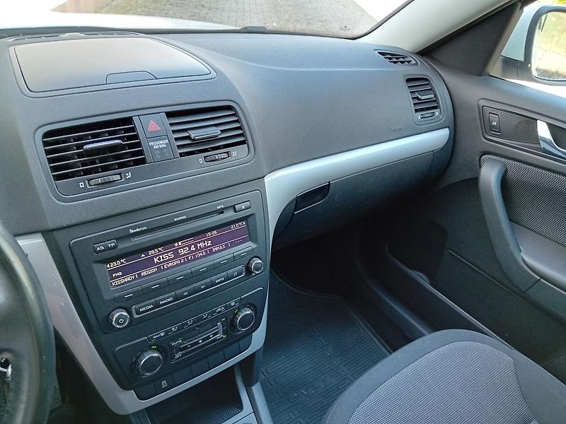 Škoda Yeti 1,4TSI /ČR/TZ/2xKOLA/SERVIS/ - fotka 12 z 17