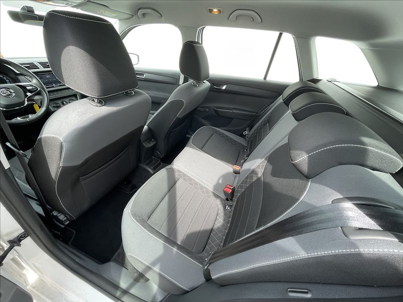 Škoda Fabia 1,0 TSI Combi Ambition Plus - fotka 17 z 23