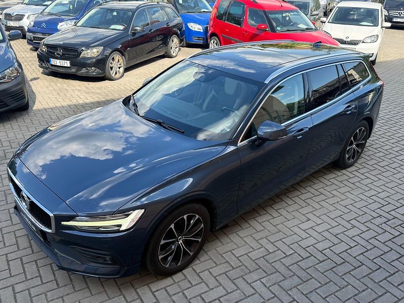 Volvo V60 (2018) D4 Momentum - Automat - 140 kW - fotka 26 z 28