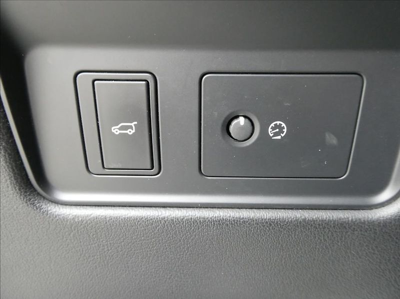 Jaguar F-Pace 2,0 D200 S,1.maj,ČR,DPH - fotka 20 z 35