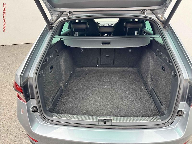 Škoda Superb (2021) 2.0 TDi, ČR, SportLine, DSG - fotka 7 z 18