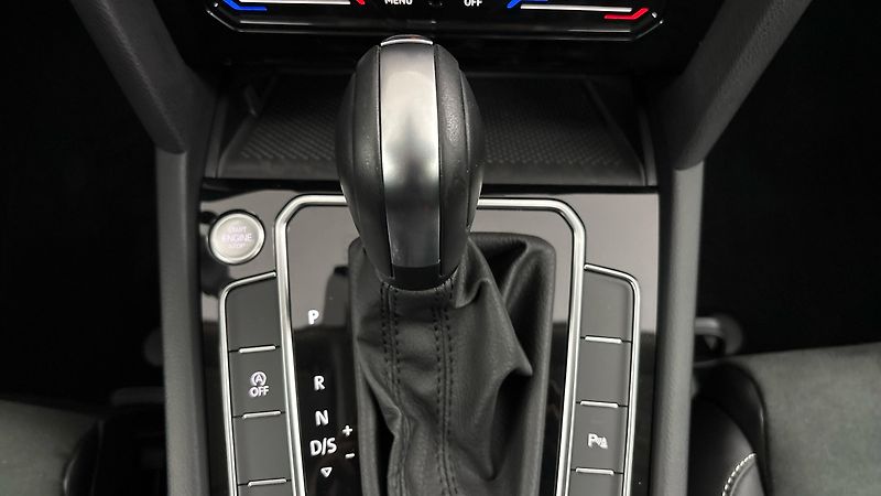 Volkswagen Passat 2.0 TDI DSG Elegance Variant - fotka 24 z 26