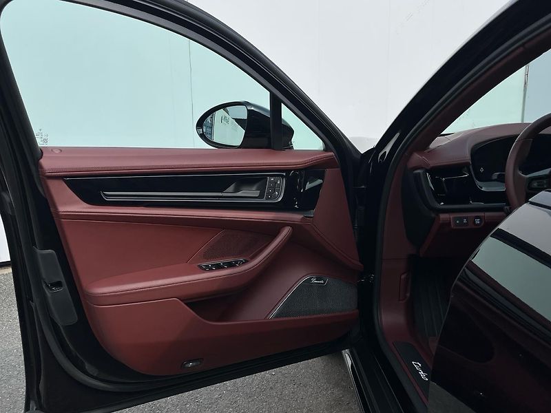 Porsche Panamera Turbo E-Hybrid - fotka 21 z 30