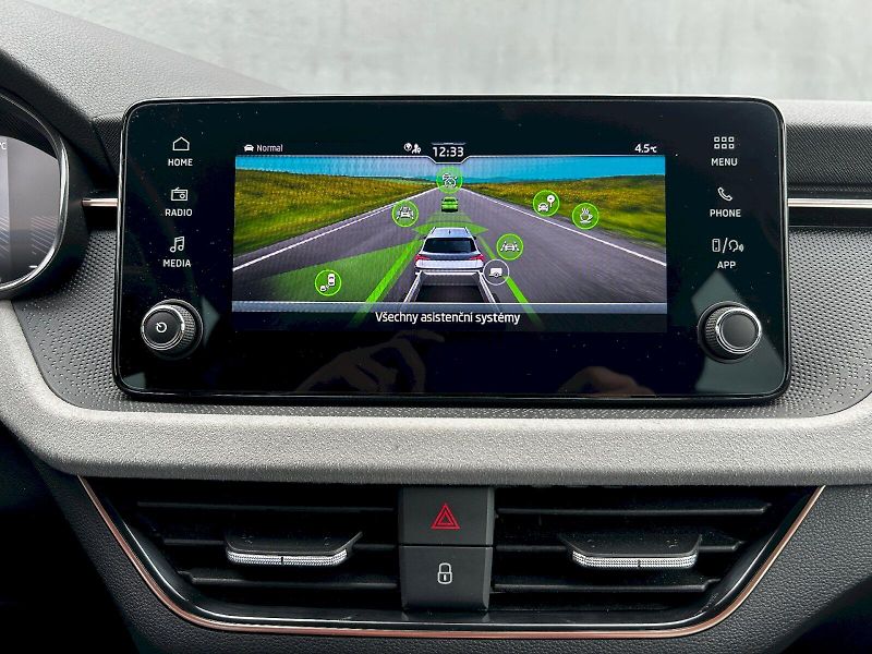Škoda Kamiq (2024) 1.0 TSI 85kW DSG Top Selection - fotka 16 z 35