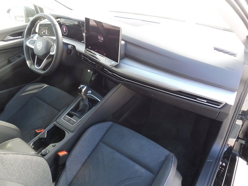 Volkswagen Golf Variant (2026) People 1,5 TSI 85kW - fotka 8 z 26