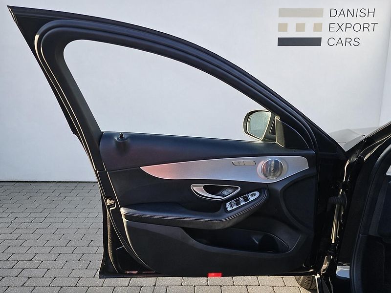 Mercedes-Benz Třídy C (2016) C220D 125kW 4MATIC 7G AIRMATIC - fotka 13 z 50