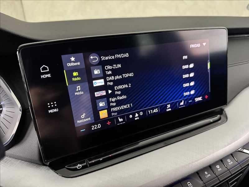 Škoda Octavia 2,0 TDi  DSG Tour Virtual LED - fotka 36 z 45