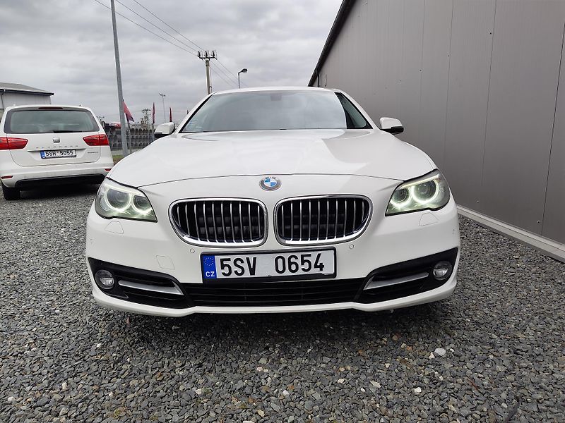 BMW Řada 5 525D X-DRIVE - fotka 9 z 21