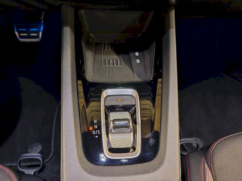Škoda Octavia (2025) 2.0 TSI 195 kW DSG RS - fotka 19 z 31