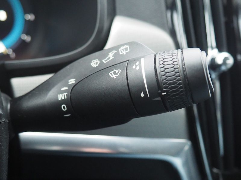 Volvo V90 (2022) B4, Momentum Pro - fotka 28 z 50